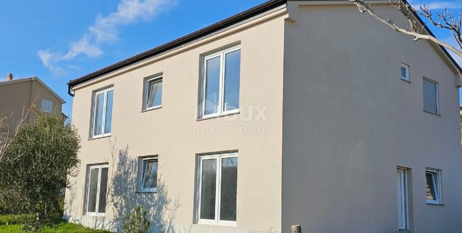 PAG, CITTÀ DI PAG - Casa con 4 appartamenti e ampio giardino 