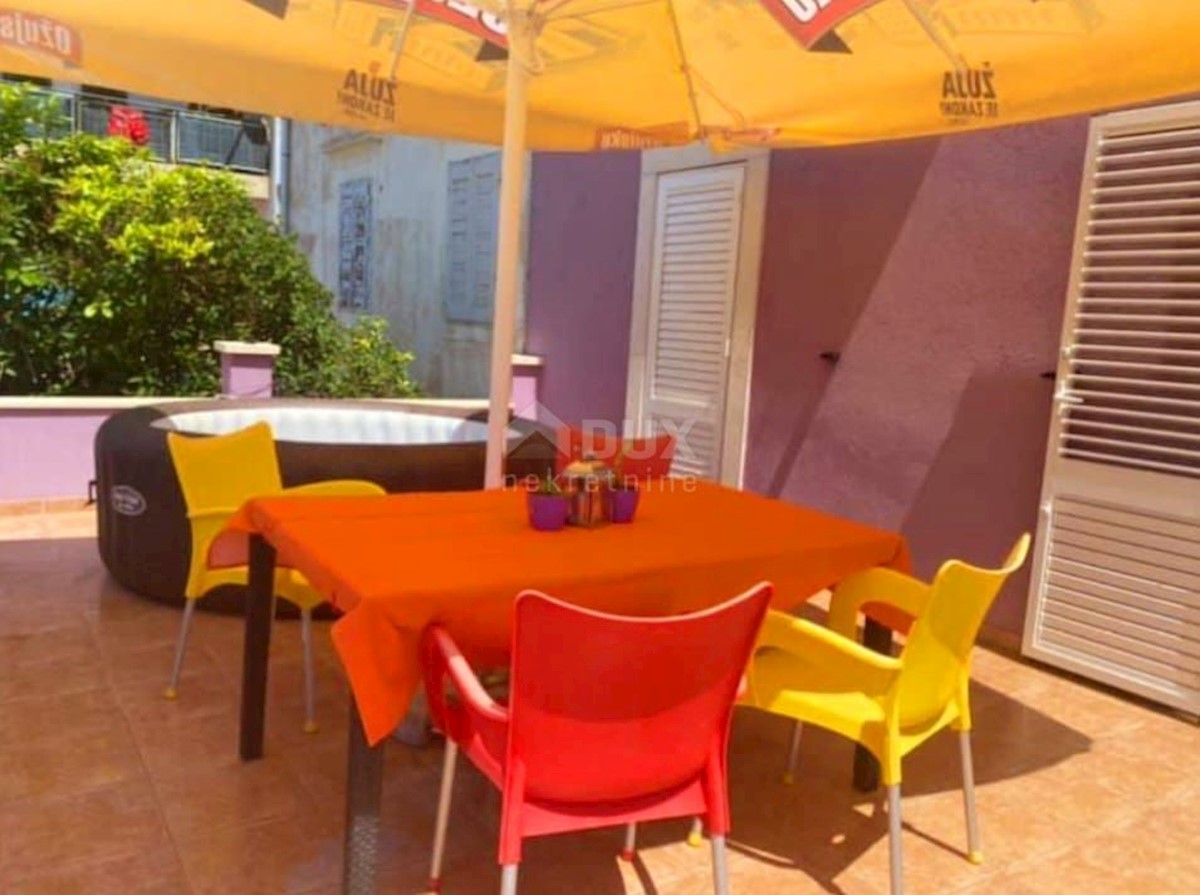 Mali Lošinj - casa con giardino paesaggistico e parcheggio