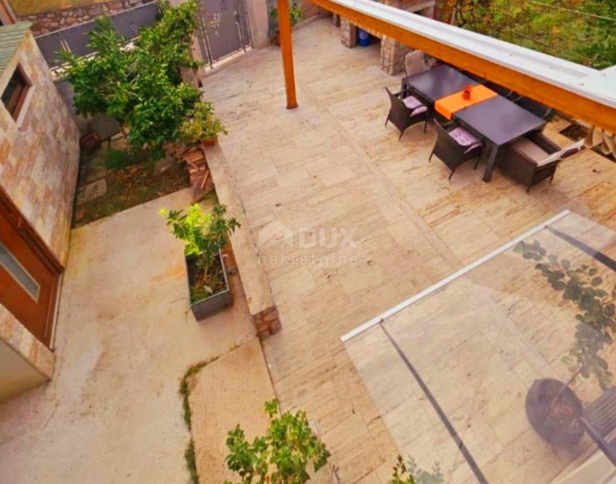 Mali Lošinj - casa con giardino paesaggistico e parcheggio