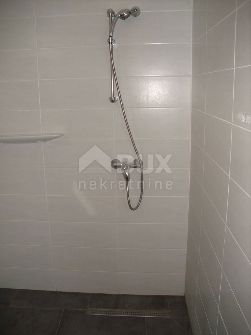 Isola di Krk, Baška (dintorni) - Casa ristrutturata con due appartamenti