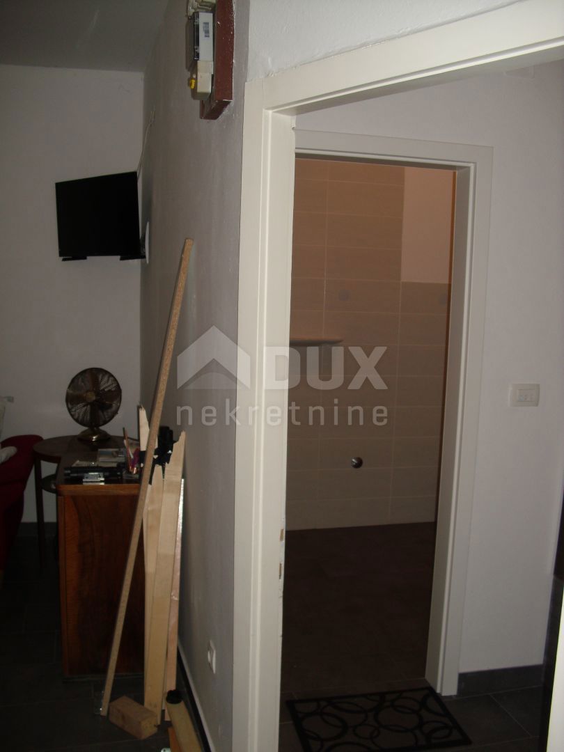 Isola di Krk, Baška (dintorni) - Casa ristrutturata con due appartamenti