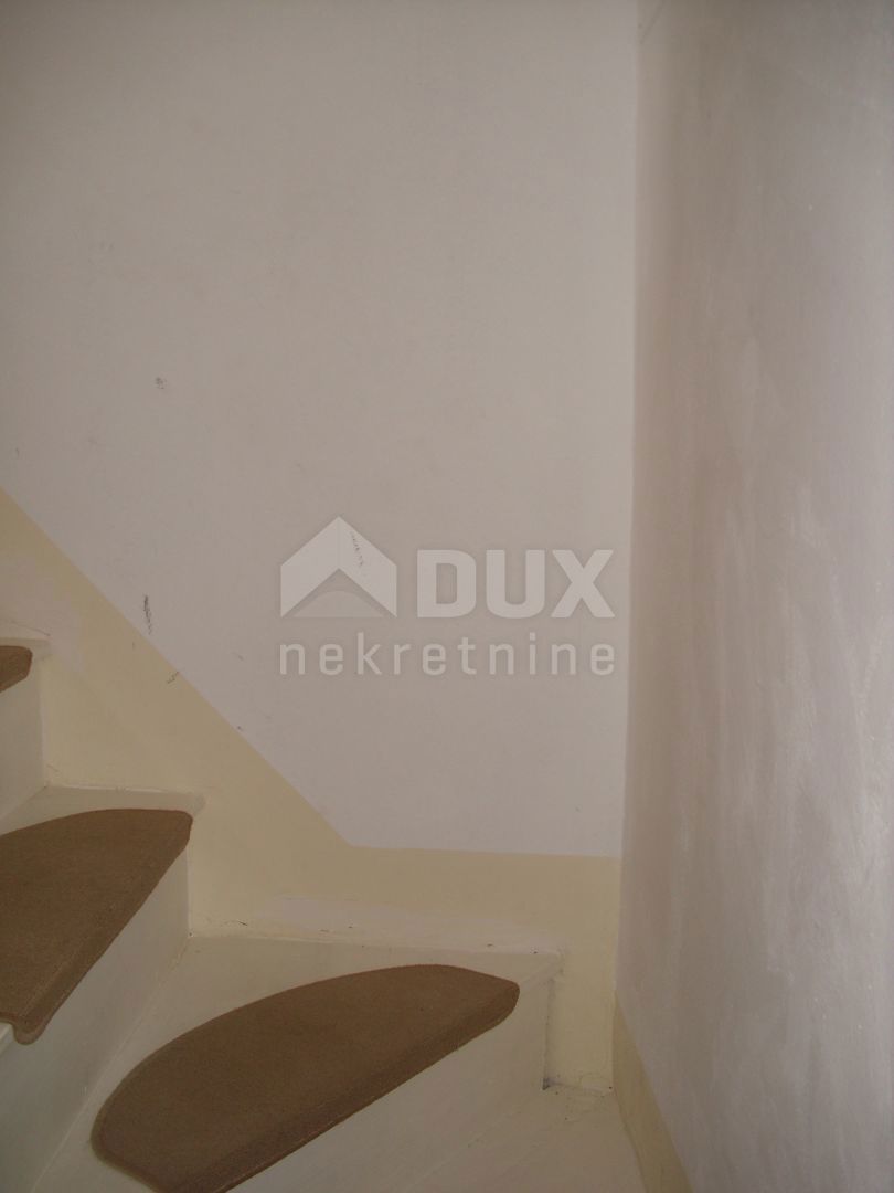 Isola di Krk, Baška (dintorni) - Casa ristrutturata con due appartamenti