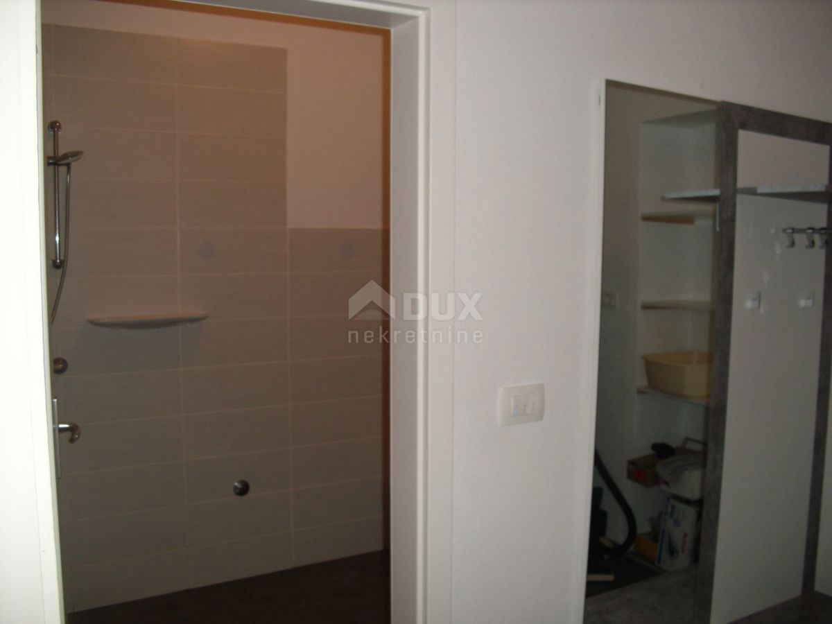 Isola di Krk, Baška (dintorni) - Casa ristrutturata con due appartamenti