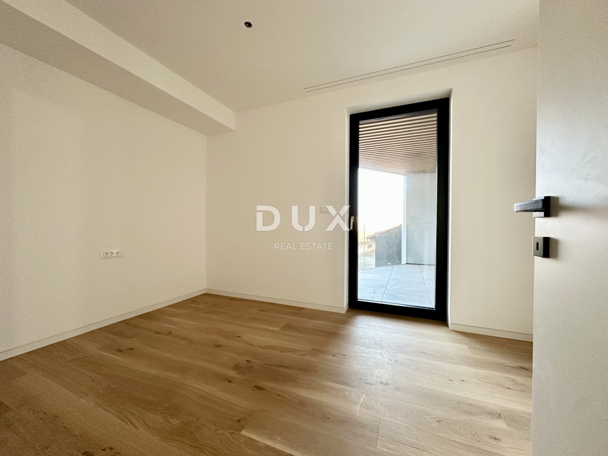 UMAGO, CENTRO - Appartamento in lussuosa costruzione nuova, prima fila al mare