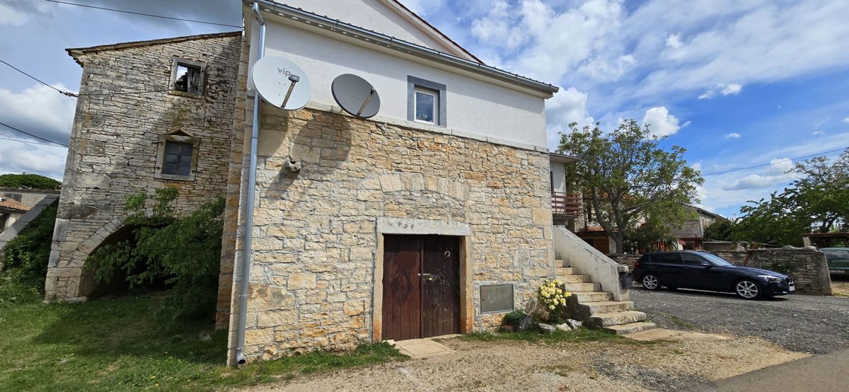 ISTRIA, PARENZO - Casa istriana ristrutturata con giardino