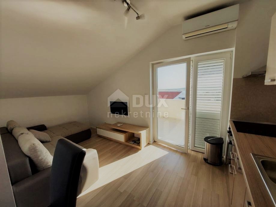 ISOLA DI PAG, KOŠLJUN - Appartamento 109 m2, 200m dal mare, VISTA MARE!