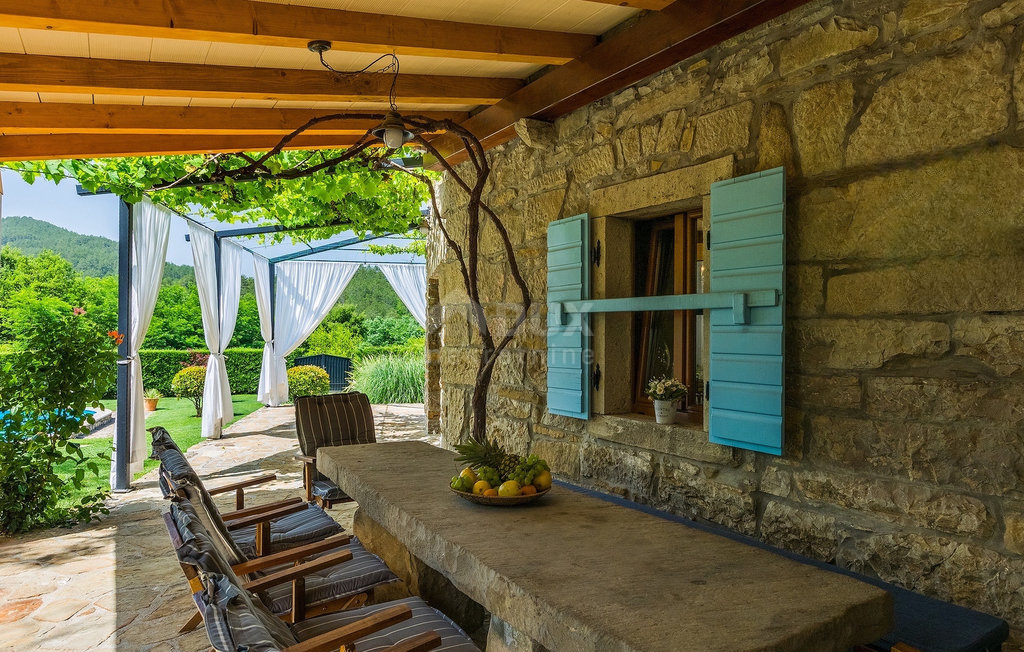 ISTRIA, BUZET - Villa rustica con piscina e ampio giardino