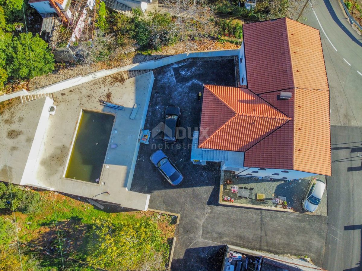 RIJEKA, HRELJIN - appartamento più grande in un nuovo edificio con piscina, parcheggio e giardino 