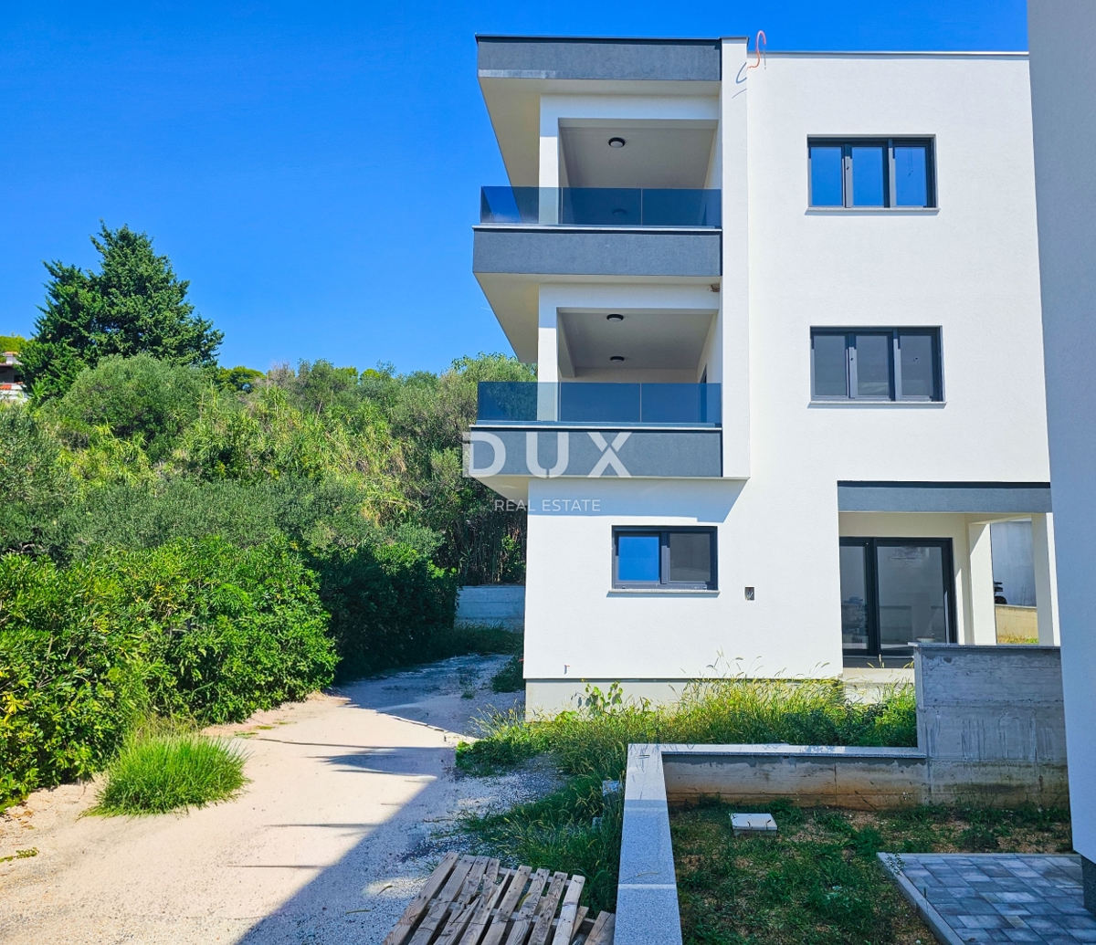 ISOLA DI RAB, BANJOL - NUOVA COSTRUZIONE - Appartamento 2 camere + bagno a 150 metri dal mare