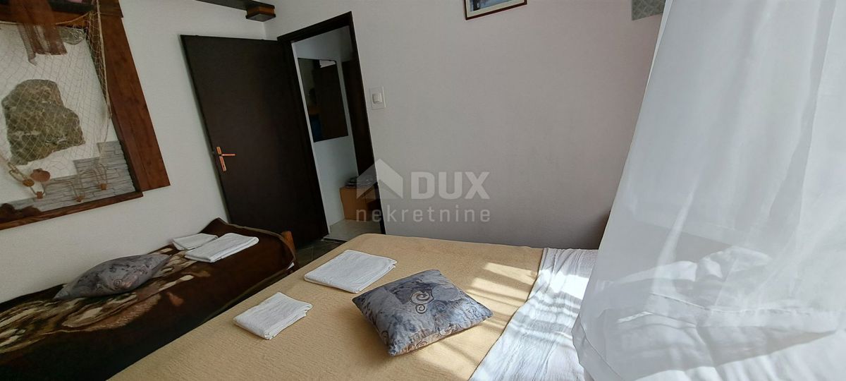 ISOLA DI KRK, LINARDIĆI - bella casa con cinque appartamenti