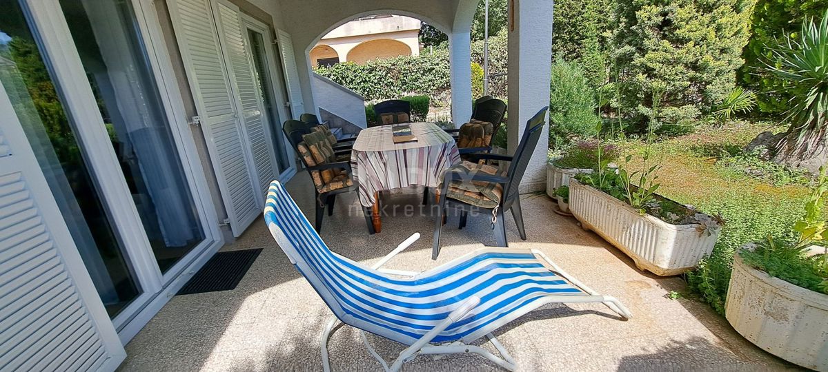 ISOLA DI KRK, LINARDIĆI - bella casa con cinque appartamenti