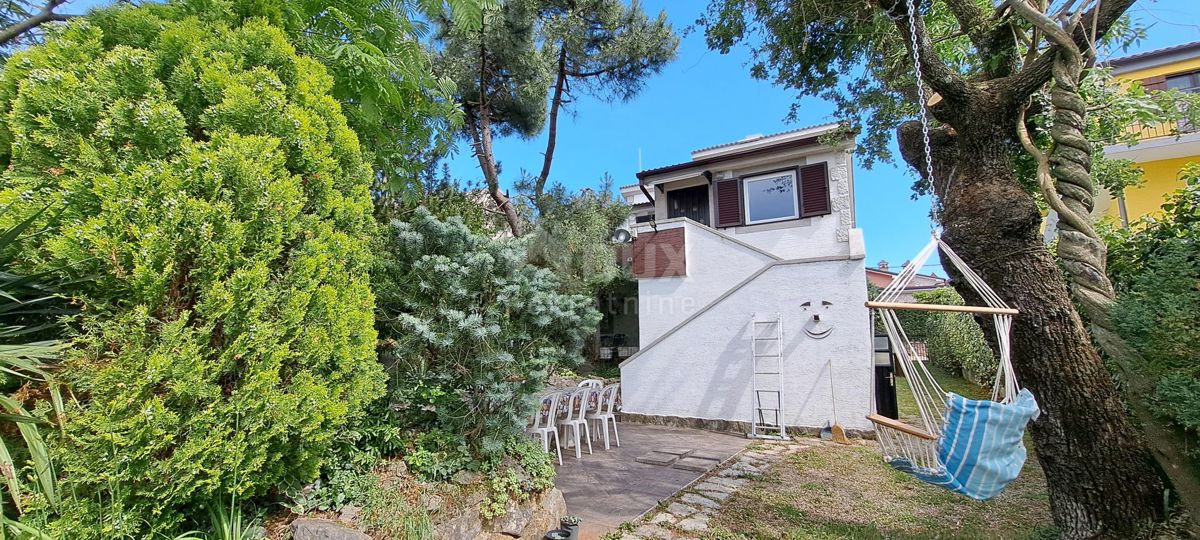 ISOLA DI KRK, LINARDIĆI - bella casa con cinque appartamenti