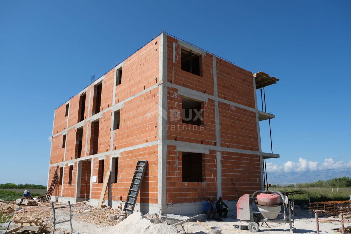 ZADAR, PRIVLAKA - Nuova costruzione! Bellissimo appartamento al piano terra a Sabunike con giardino e terrazza! SJ2