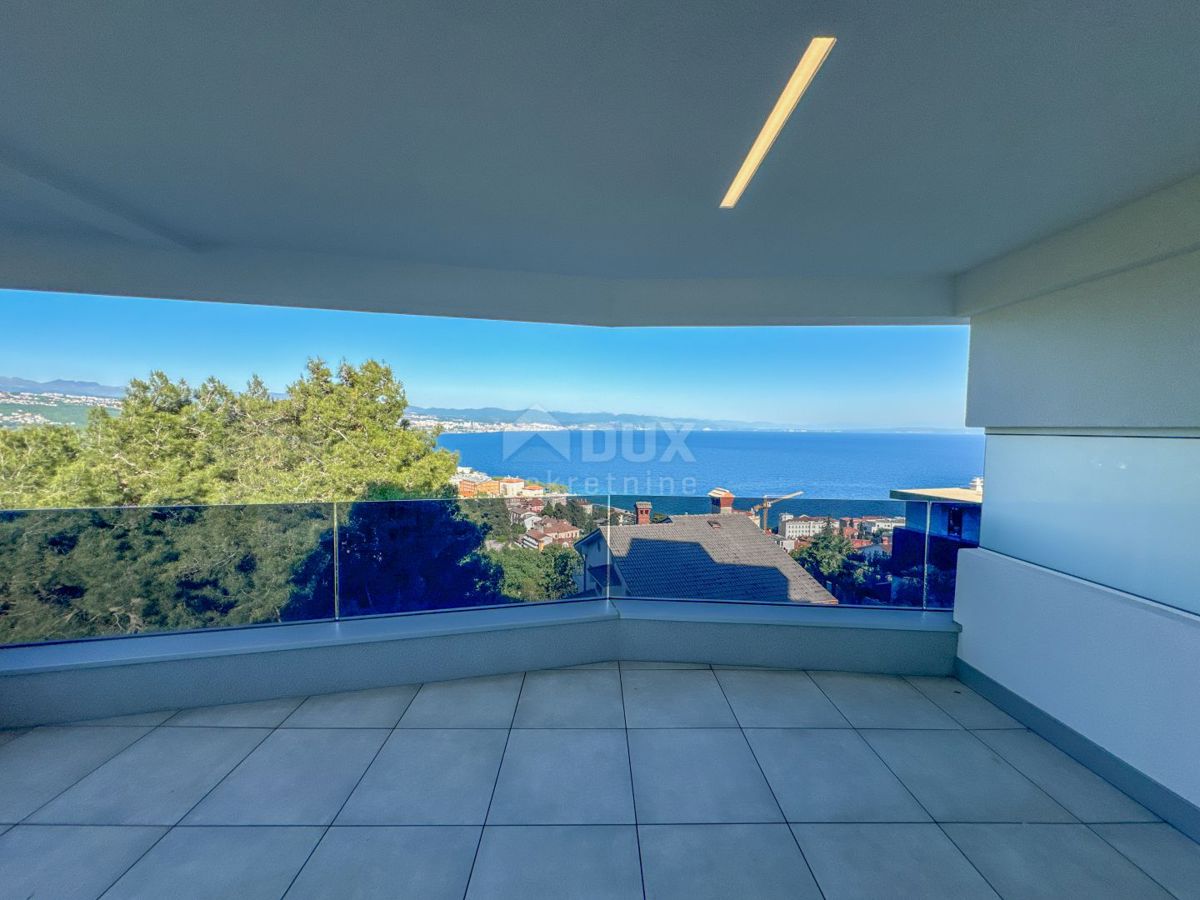 OPATIJA, CENTRO - fantastico appartamento in un nuovo edificio con vista mare, piscina condivisa, garage