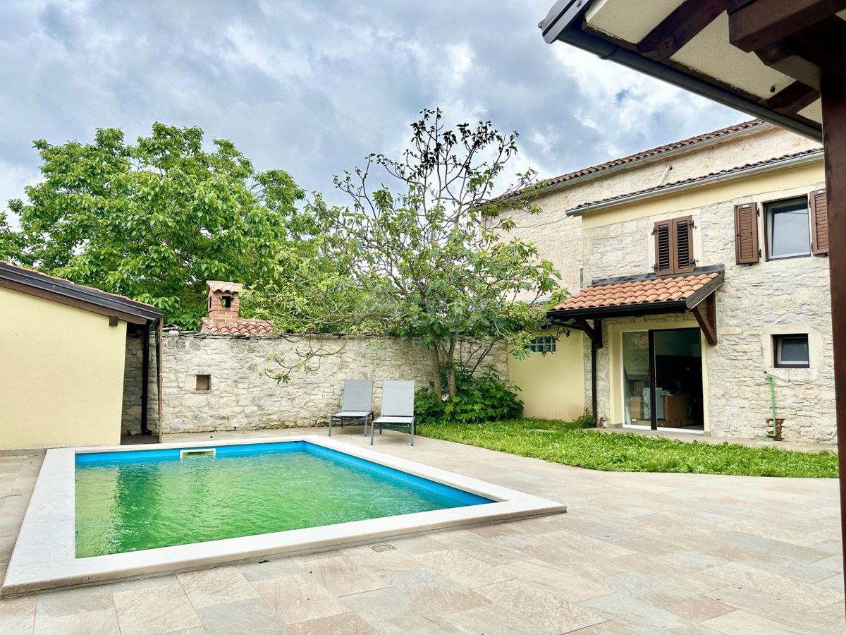 ISTRIA, TINJAN - NUOVO! Casa istriana ristrutturata con piscina 