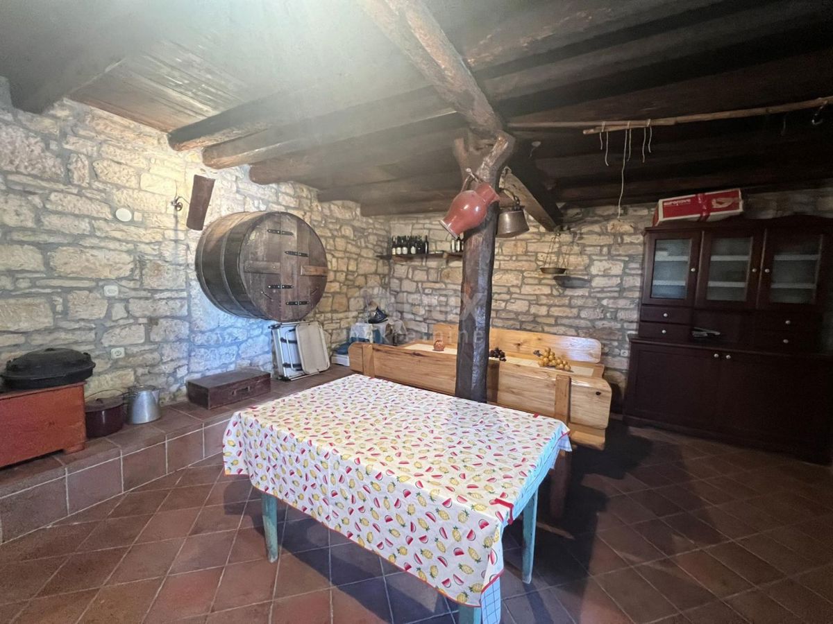 ISTRIA, VIŠNJAN - Casa in pietra con vista