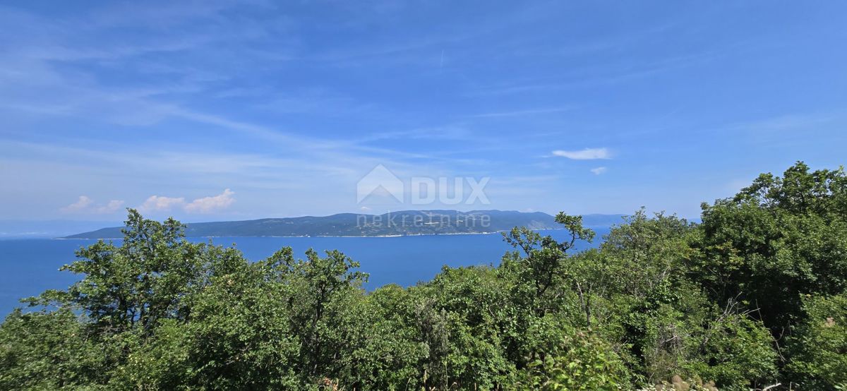ISTRIA, RABAC, DINTORNI - Terreno edificabile con bellissima vista mare, ideale per costruire due ville