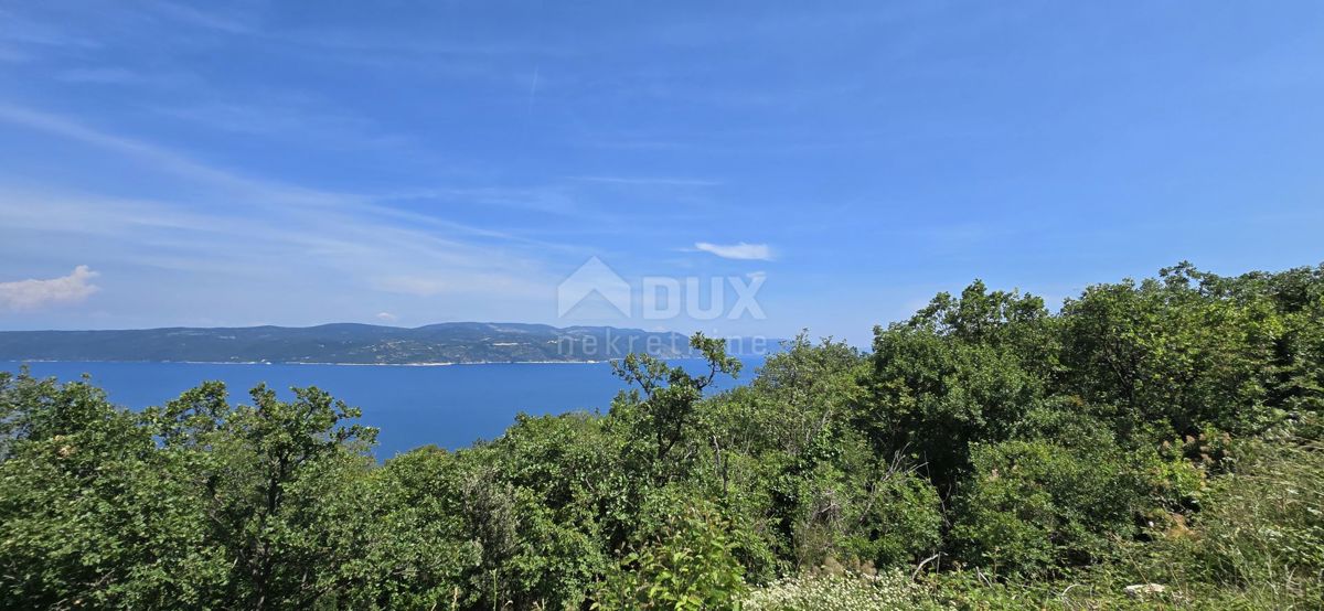 ISTRIA, RABAC, DINTORNI - Terreno edificabile con bellissima vista mare, ideale per costruire due ville