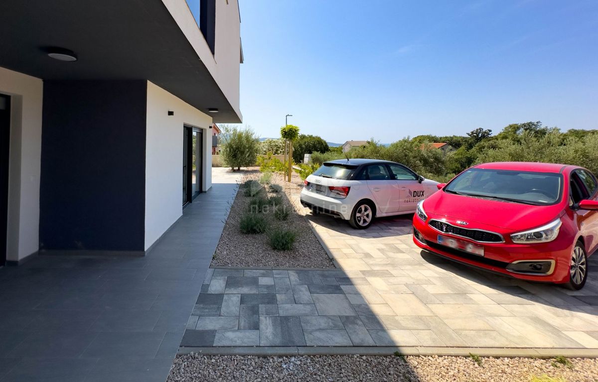 ISOLA DI KRK, CITTÀ DI KRK (dintorni) - moderna villa di lusso con piscina e vista mare