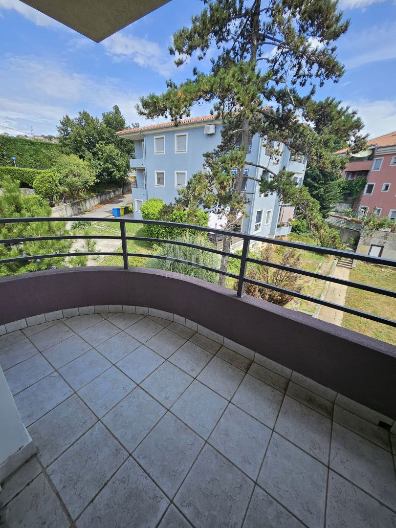 MATULJI, KASTAV, TOMETIĆI - appartamento 106m2 DB+3P completamente arredato 