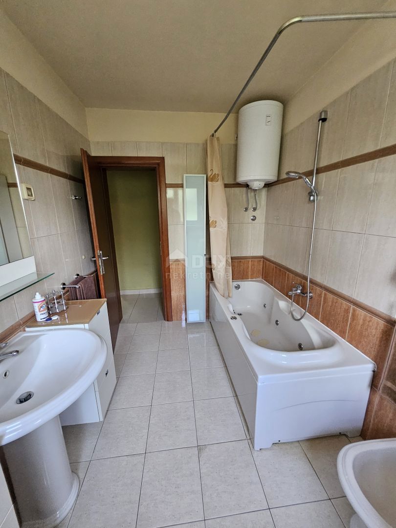 MATULJI, KASTAV, TOMETIĆI - appartamento 106m2 DB+3P completamente arredato 