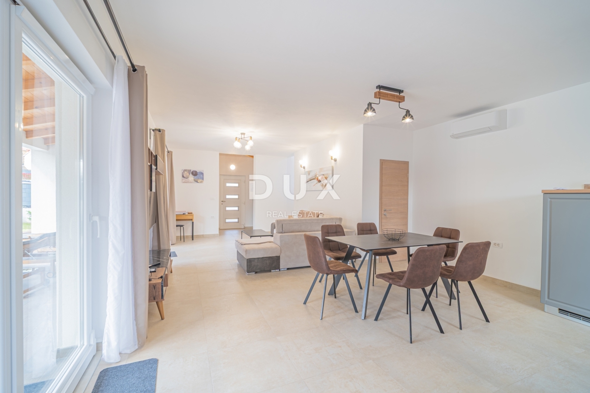 ISTRIA, ROVIGNO - Casa a più piani di nuova costruzione con piscina vicino a Rovigno