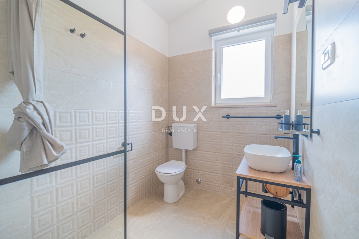 ISTRIA, ROVIGNO - Casa a più piani di nuova costruzione con piscina vicino a Rovigno