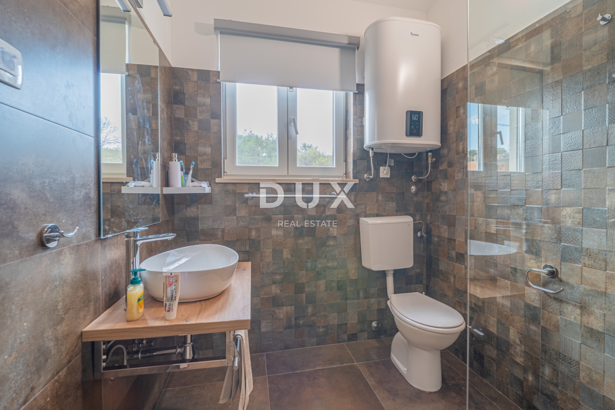 ISTRIA, ROVIGNO - Casa a più piani di nuova costruzione con piscina vicino a Rovigno