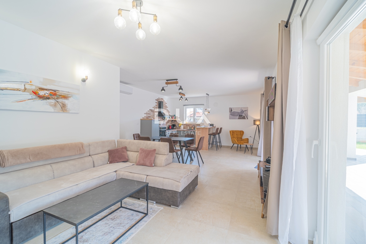 ISTRIA, ROVIGNO - Casa a più piani di nuova costruzione con piscina vicino a Rovigno