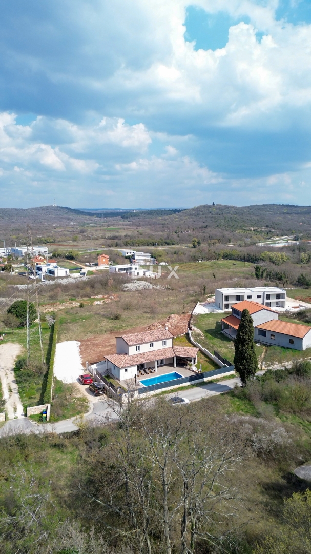 ISTRIA, ROVIGNO - Casa a più piani di nuova costruzione con piscina vicino a Rovigno