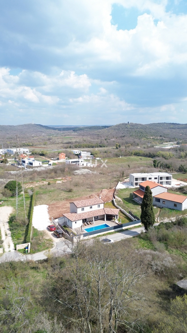 ISTRIA, ROVIGNO - Casa a più piani di nuova costruzione con piscina vicino a Rovigno