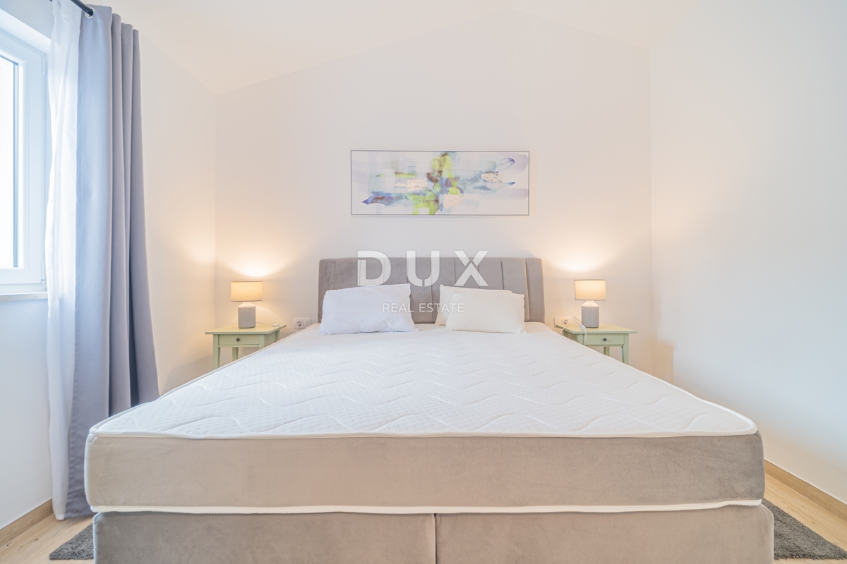 ISTRIA, ROVIGNO - Casa a più piani di nuova costruzione con piscina vicino a Rovigno