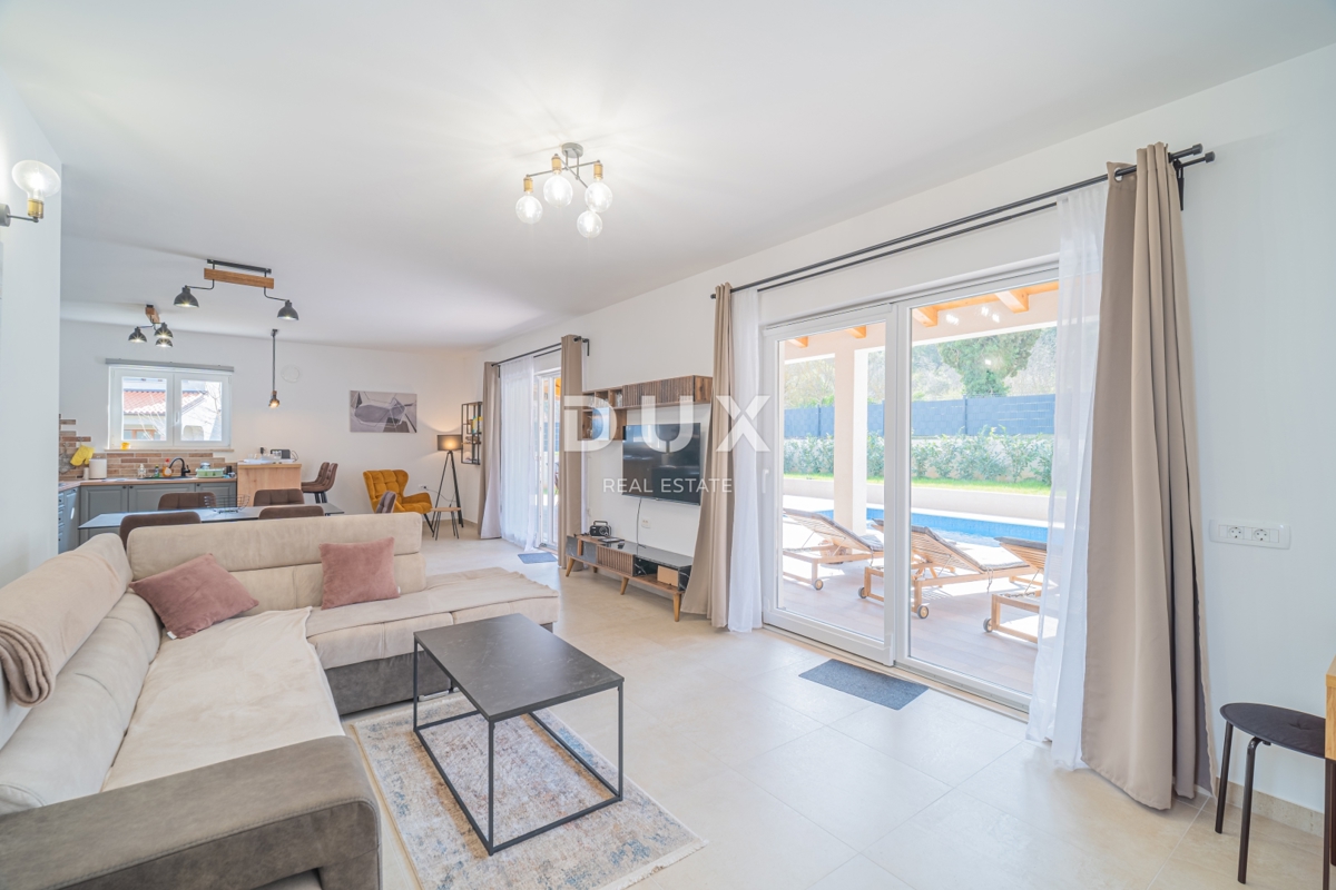 ISTRIA, ROVIGNO - Casa a più piani di nuova costruzione con piscina vicino a Rovigno