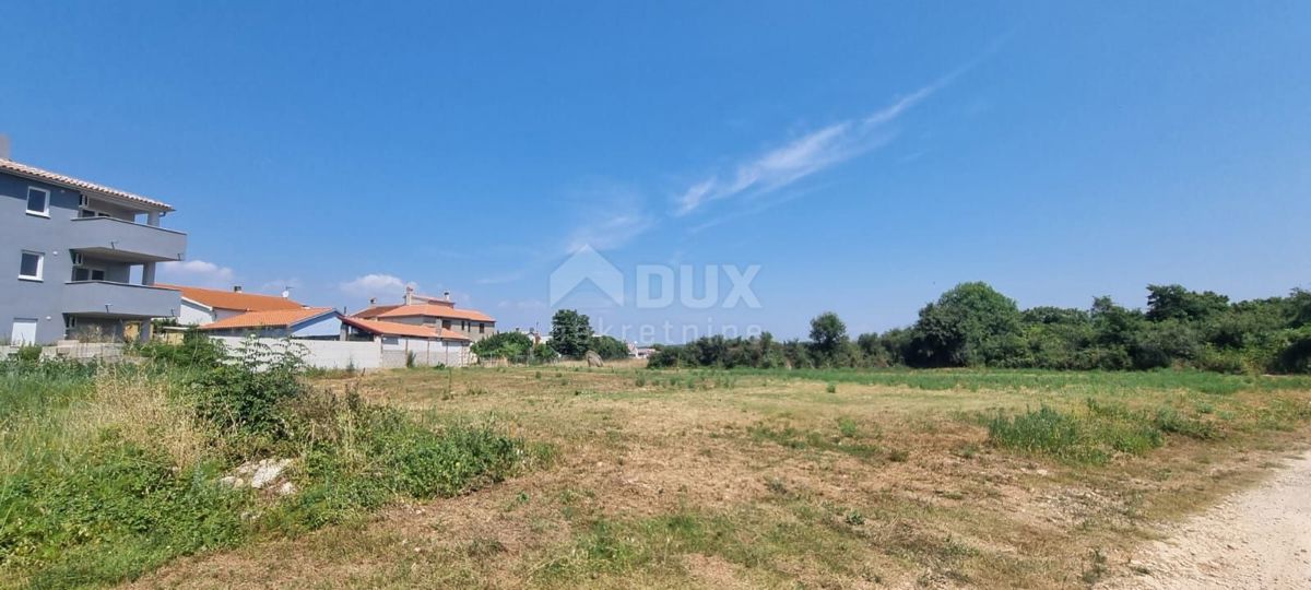 ISTRIA, LIŽNJAN - Bellissimo e spazioso terreno edificabile! 