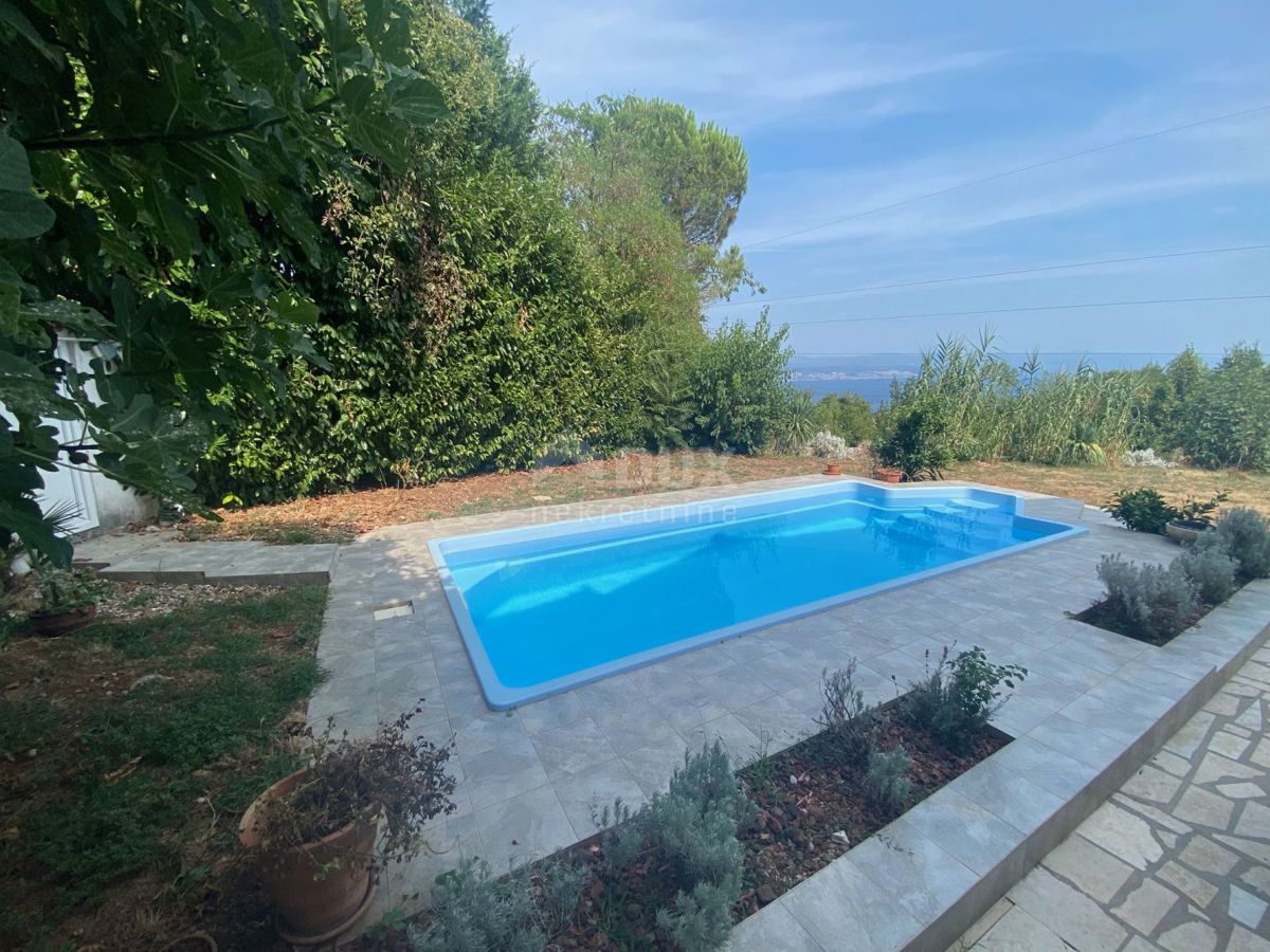 OPATIJA, IKA - appartamento al piano terra con piscina e vista mare! OPPORTUNITÀ!