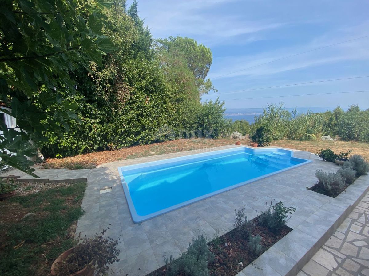 OPATIJA, IKA - appartamento al piano terra con piscina e vista mare! OPPORTUNITÀ!