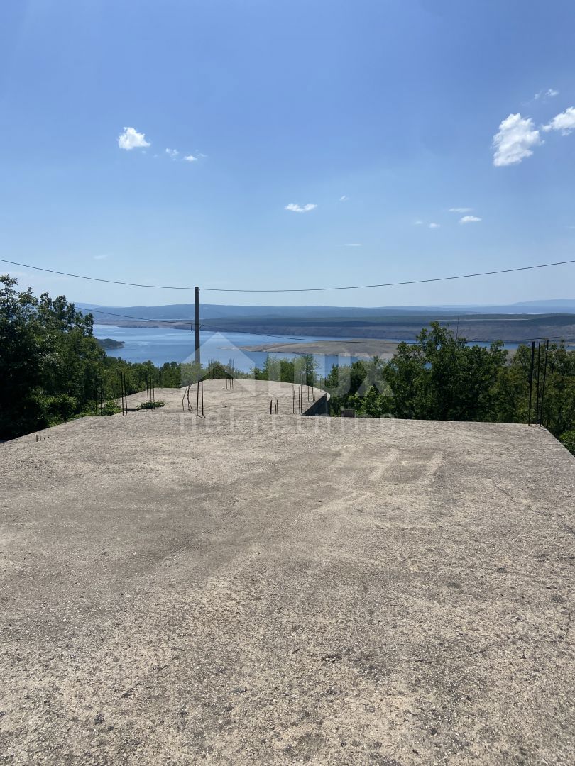 RIJEKA, ŠMRIKA - terreno edificabile di 860 m2 con vista sul mare e platea di fondazione costruita per un edificio residenziale - appartamenti / appartamenti / casa familiare / villa! OPPORTUNITÀ!