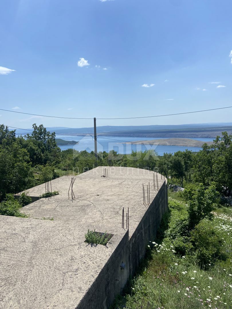 RIJEKA, ŠMRIKA - terreno edificabile di 860 m2 con vista sul mare e platea di fondazione costruita per un edificio residenziale - appartamenti / appartamenti / casa familiare / villa! OPPORTUNITÀ!