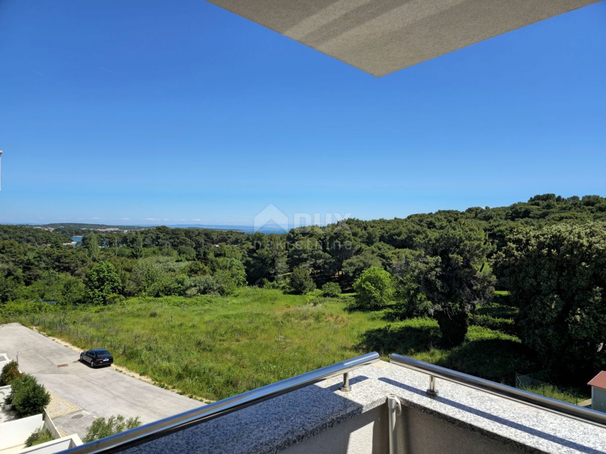 ISTRIA, PREMANTURA - Appartamento con 2 camere da letto con terrazza sul tetto e vista sul mare