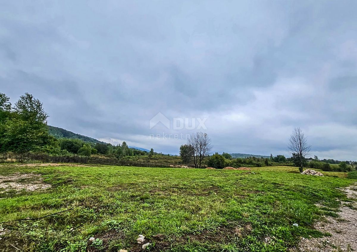 PLITVICE, DREŽNIK - Terreno edificabile in zona commerciale-residenziale, 3201 m2, VICINO AI LAGHI DI PLITVICE