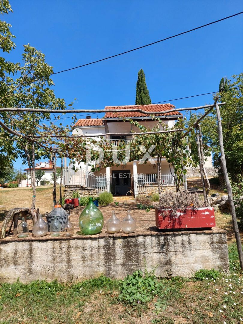 ISTRIA, OPRTALJ - Proprietà di due case con annesso giardino in una posizione piacevole, occasione!