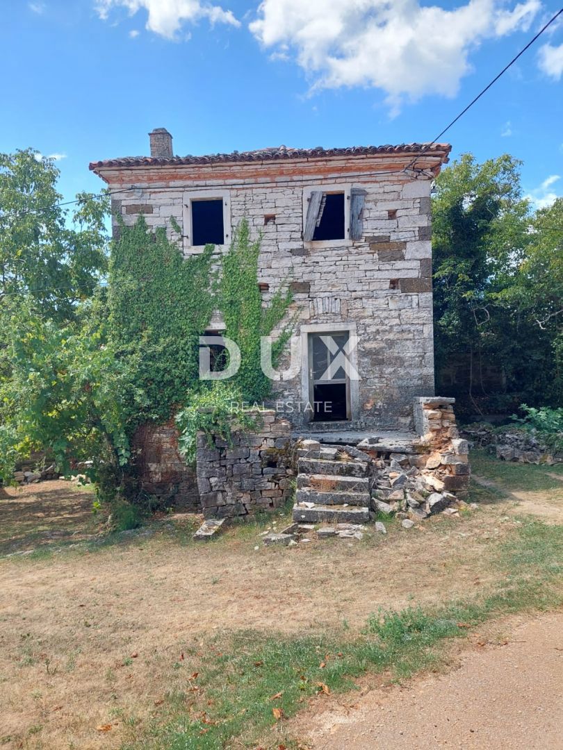 ISTRIA, OPRTALJ - Proprietà di due case con annesso giardino in una posizione piacevole, occasione!