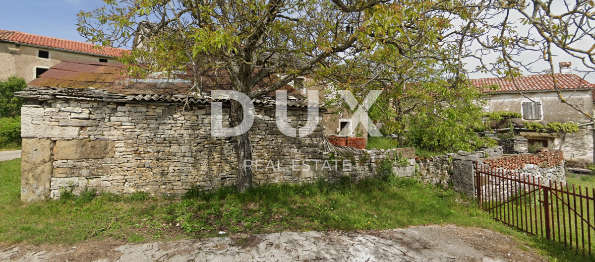 ISTRIA, OPRTALJ - Antico edificio con vista sulla natura