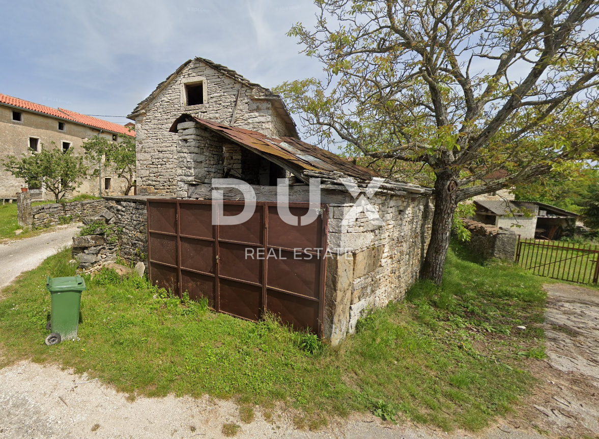 ISTRIA, OPRTALJ - Antico edificio con vista sulla natura