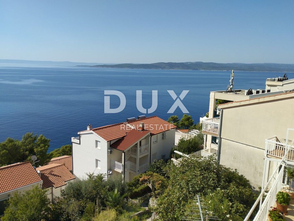 MAKARSKA, BAŠKA VODA - casa con 5 appartamenti con vista mare! OPPORTUNITÀ!