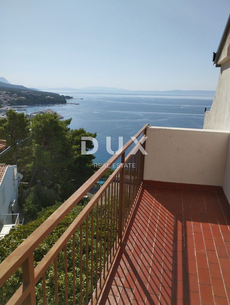 MAKARSKA, BAŠKA VODA - casa con 5 appartamenti con vista mare! OPPORTUNITÀ!