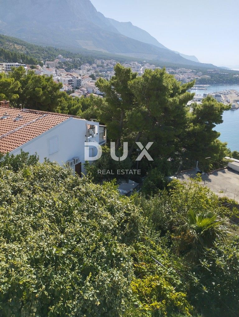 MAKARSKA, BAŠKA VODA - casa con 5 appartamenti con vista mare! OPPORTUNITÀ!