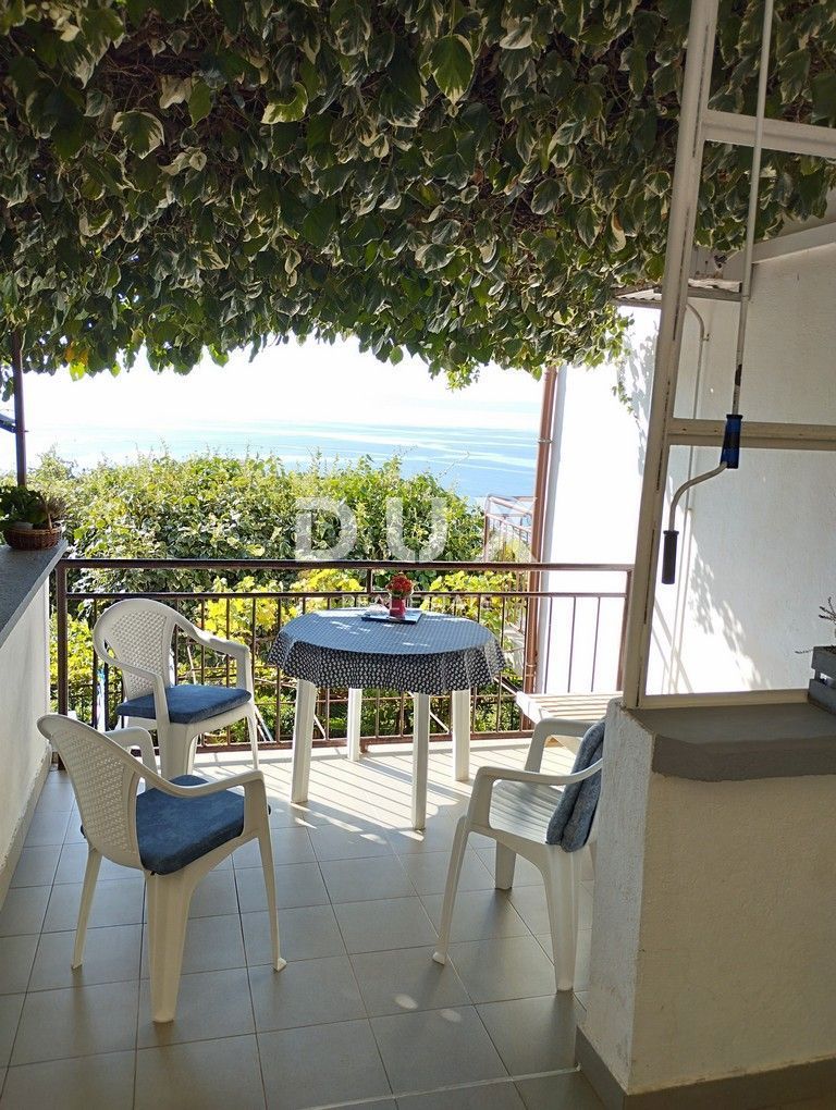 MAKARSKA, BAŠKA VODA - casa con 5 appartamenti con vista mare! OPPORTUNITÀ!