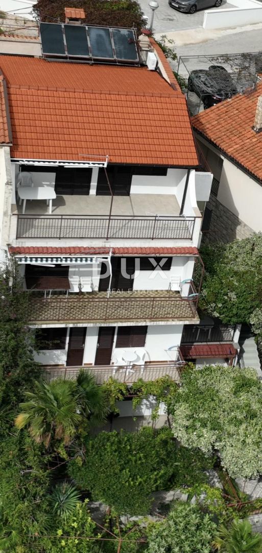 MAKARSKA, BAŠKA VODA - casa con 5 appartamenti con vista mare! OPPORTUNITÀ!