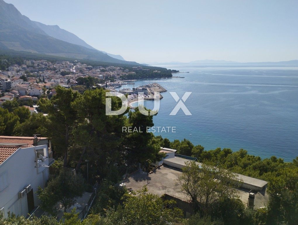 MAKARSKA, BAŠKA VODA - casa con 5 appartamenti con vista mare! OPPORTUNITÀ!